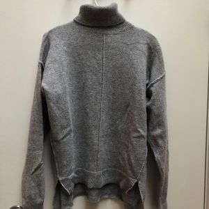 100% Lambs Wool Turtleneck Sweater